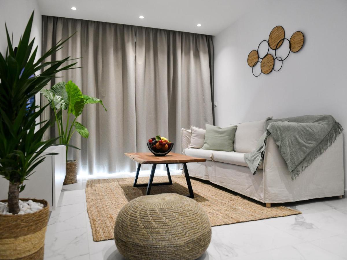 The Room, Suite 14, Leda Gardens Pafos Exterior foto